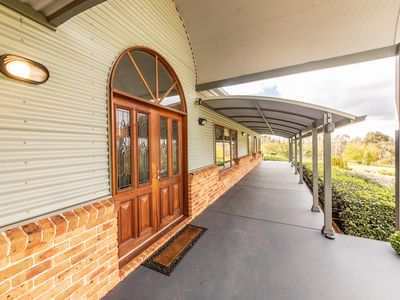 6R Harefield Road, Dubbo