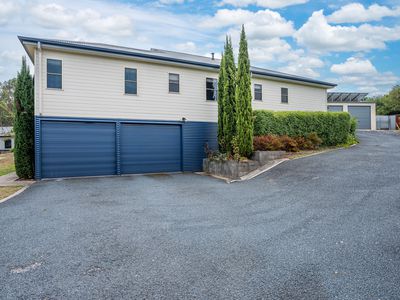 12 MCEVOY LANE, Yackandandah