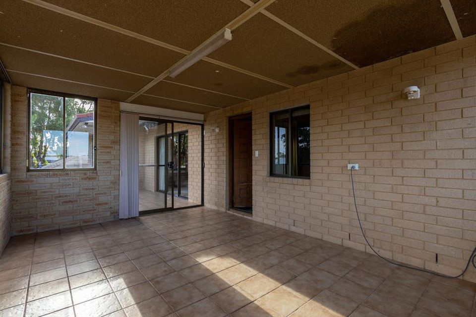 25 Liverpool Street , Shoalwater