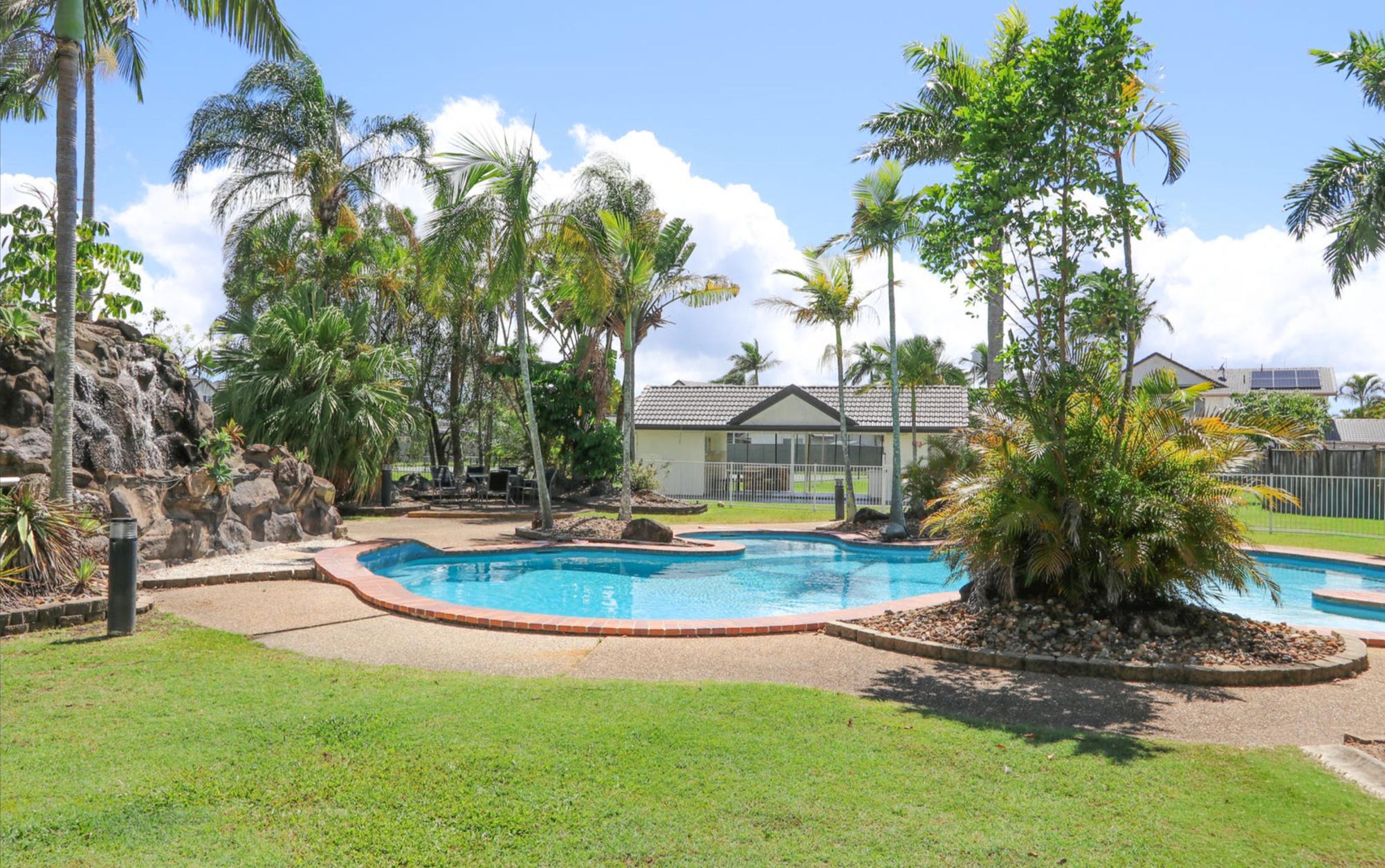 55 / 2 St Kevins Avenue, Benowa