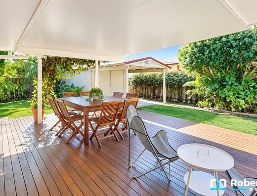 Spacious, Light-Filled Living in a Quiet Old Tewantin Cul-de-Sac image 20