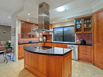 19 The Heights, Underwood