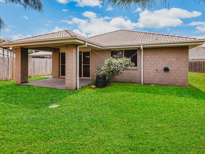 42 Hollyoak Crescent, Pimpama