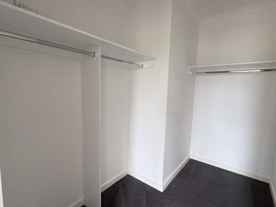 70 Kingdom Boulevard, Weir Views