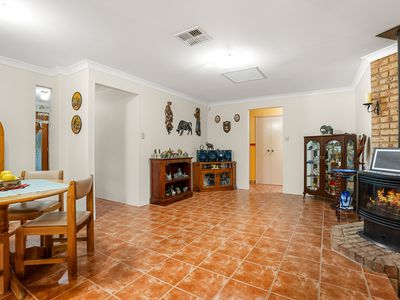 19 Conway Loop, Waikiki