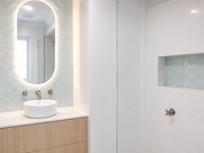 574 Safety Bay Road, Waikiki
