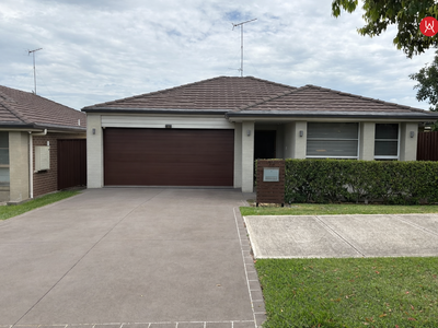 33 Faverolle Drive, Spring Farm