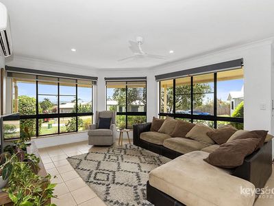 8 St Pauls Court, Mount Louisa