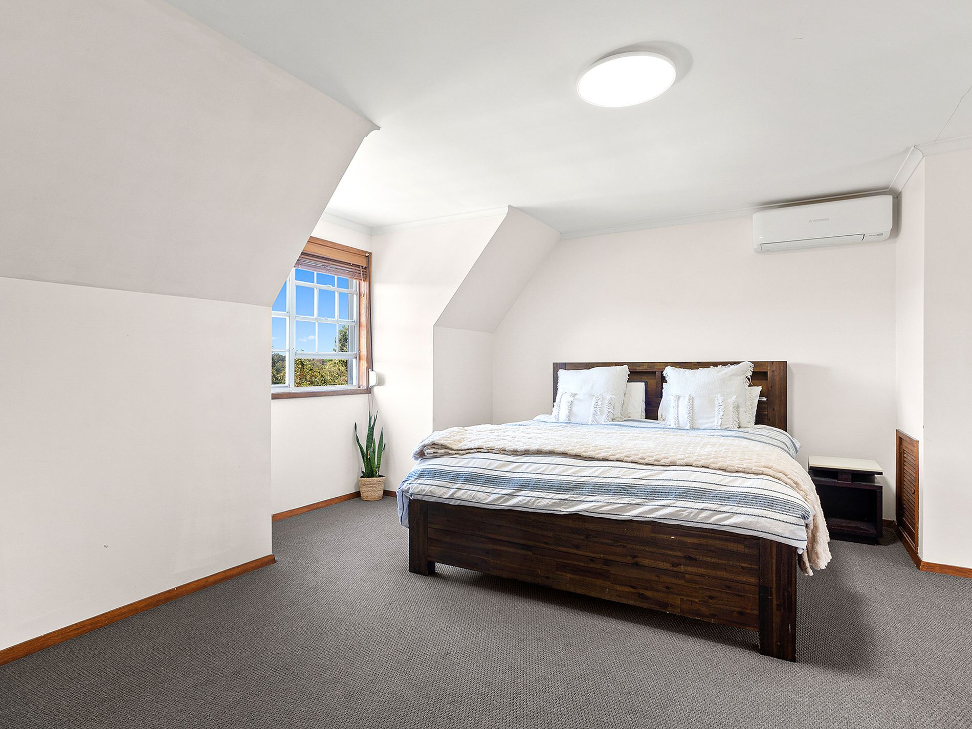 53 Stanleigh Crescent, West Wollongong