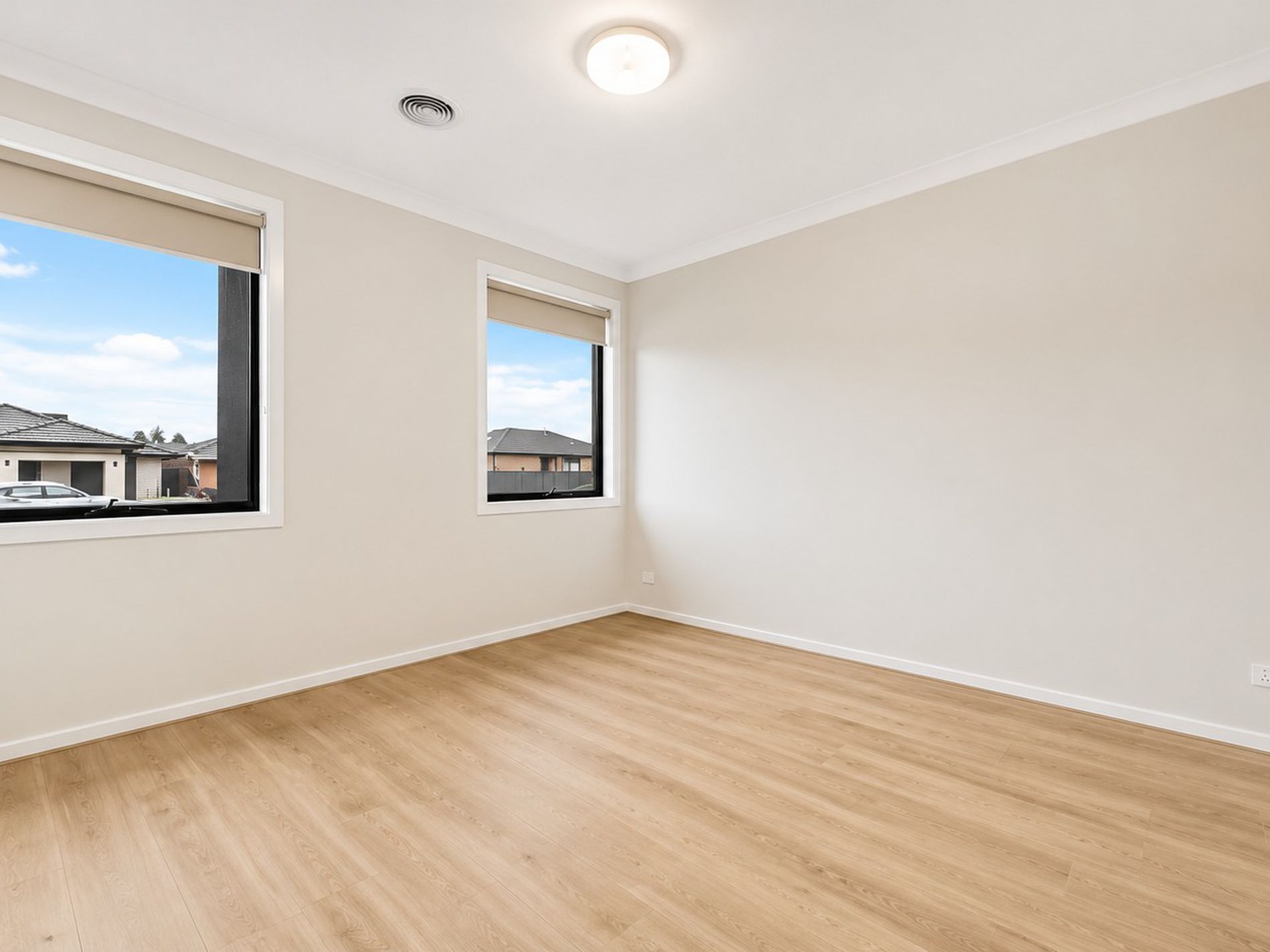117 Oldbridge Boulevard, Weir Views