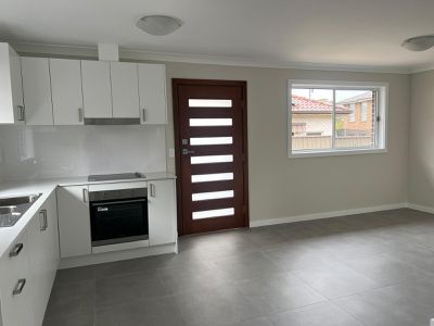82GF St Johns Rd, Cabramatta