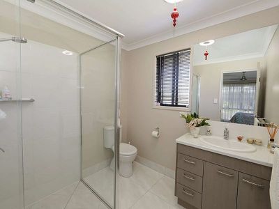 1 Sundew Ct, Woodgate