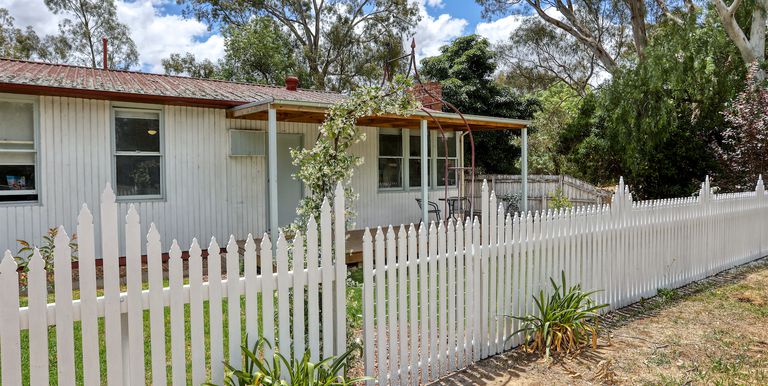 12 Railway Street, Euroa