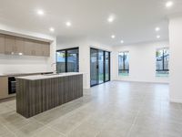 15 Hideaway Street, Pallara