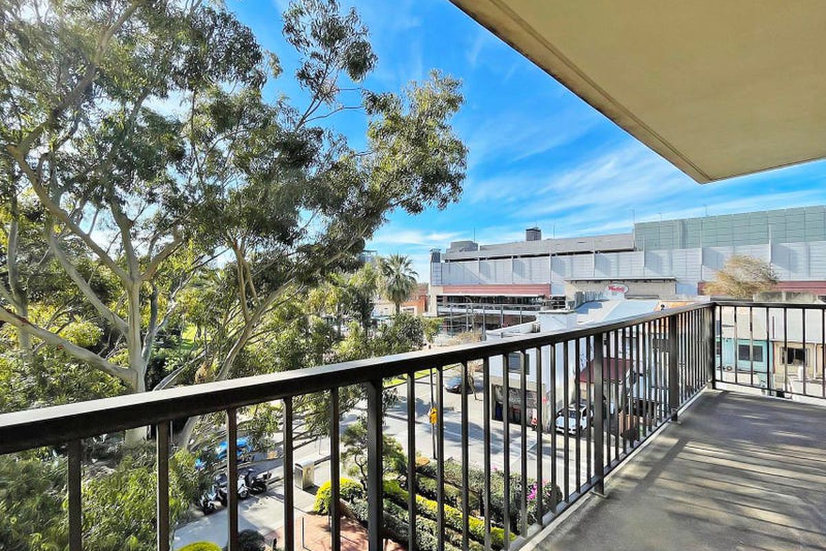 22 / 2-8 Park Avenue, Burwood