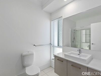 1 Paperbark Way, Urangan