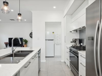 56 Hickman Drive, Piara Waters