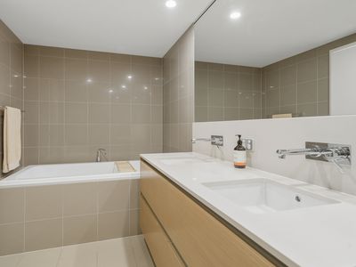 1401 / 96 Bow River Crescent, Burswood