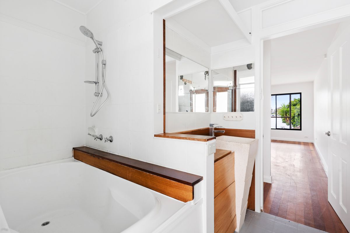 4 / 21 Awoonga Avenue, Burleigh Heads