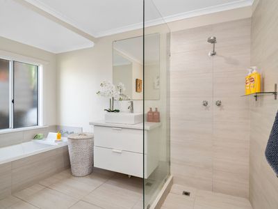 90 Campbell Street, Lamington