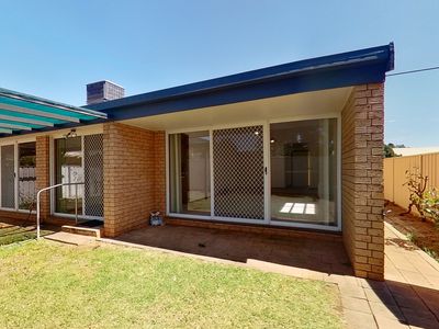 8 / 96 Bultje Street, Dubbo