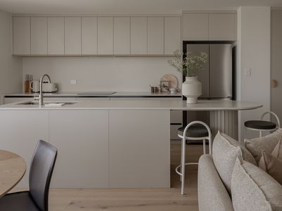 403 / 10 Railway Terrace, Mile End