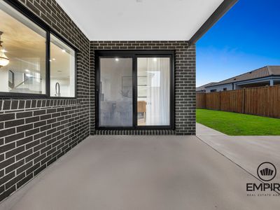 45 Stonefox Circuit, Clyde North
