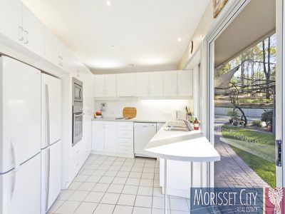 6 Searle Close, Cooranbong