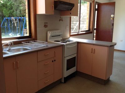 2 / 132 Lake Avenue, Cringila