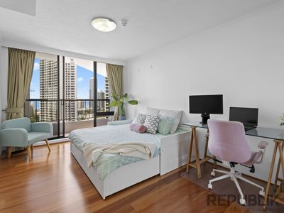 77 / 5 Admiralty Drive, Surfers Paradise