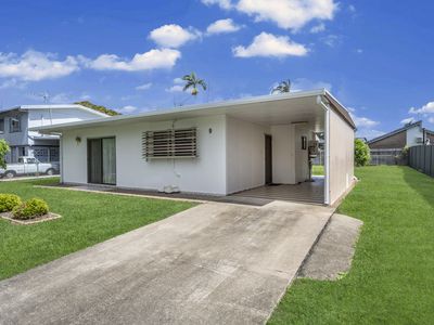 9 Brent Street, Douglas