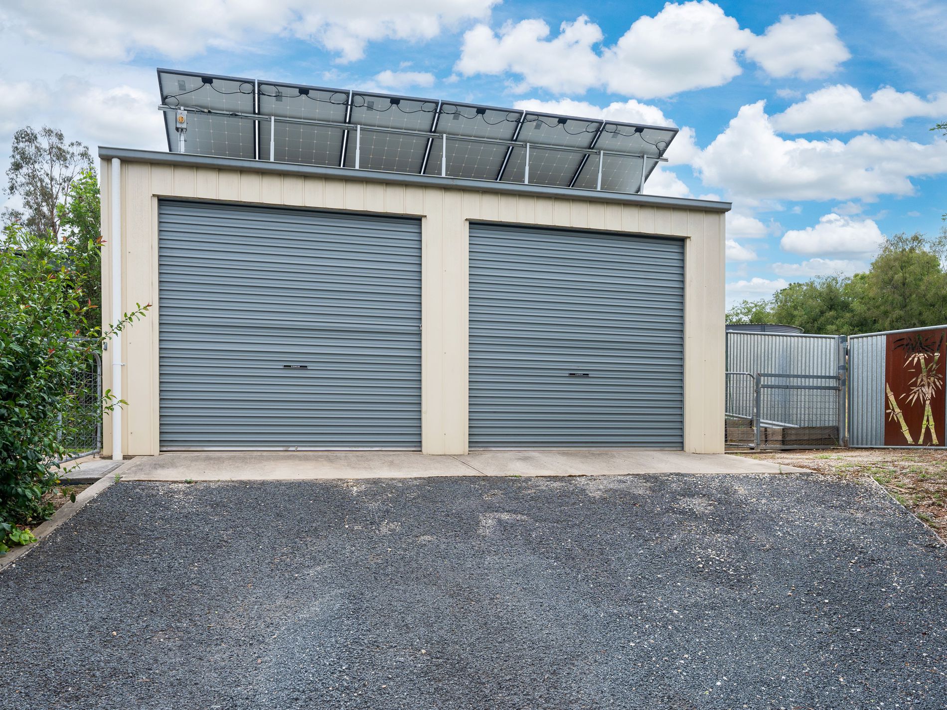12 MCEVOY LANE, Yackandandah