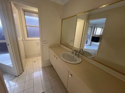 4 Aintree Close, Casula