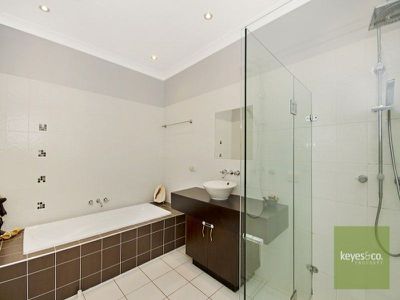 22 Ralston Street, West End