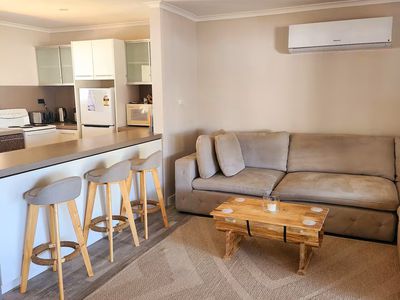 8 Hundred Line Road, The Pines