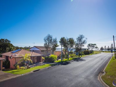 7 Lakeside Drive, Kianga