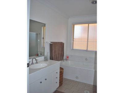 4 Goodman Place, Horsley
