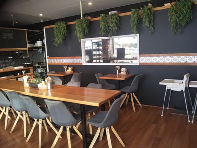 Burger Bar Cafe Takeaway Business for Sale - Cheap rent!