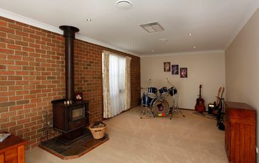 34 Fleetwood Drive, Narre Warren