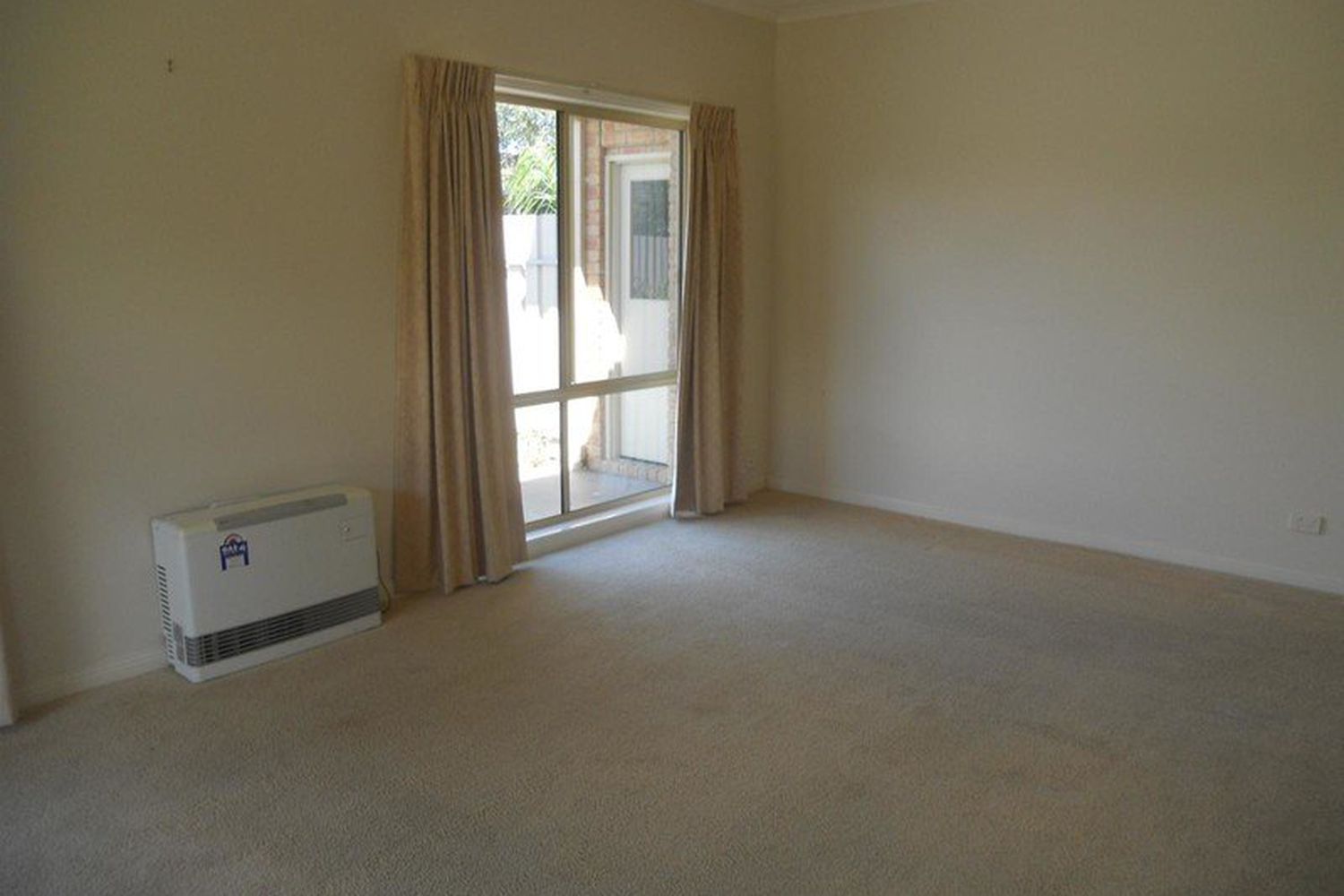 4 / 16 McTavish Boulevard, Horsham