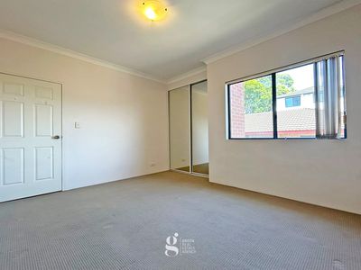 4 / 5 Gowrie Street, Ryde