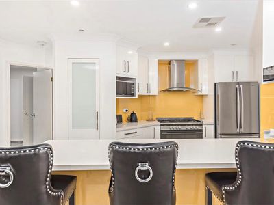 27 Solander Avenue, West Hoxton