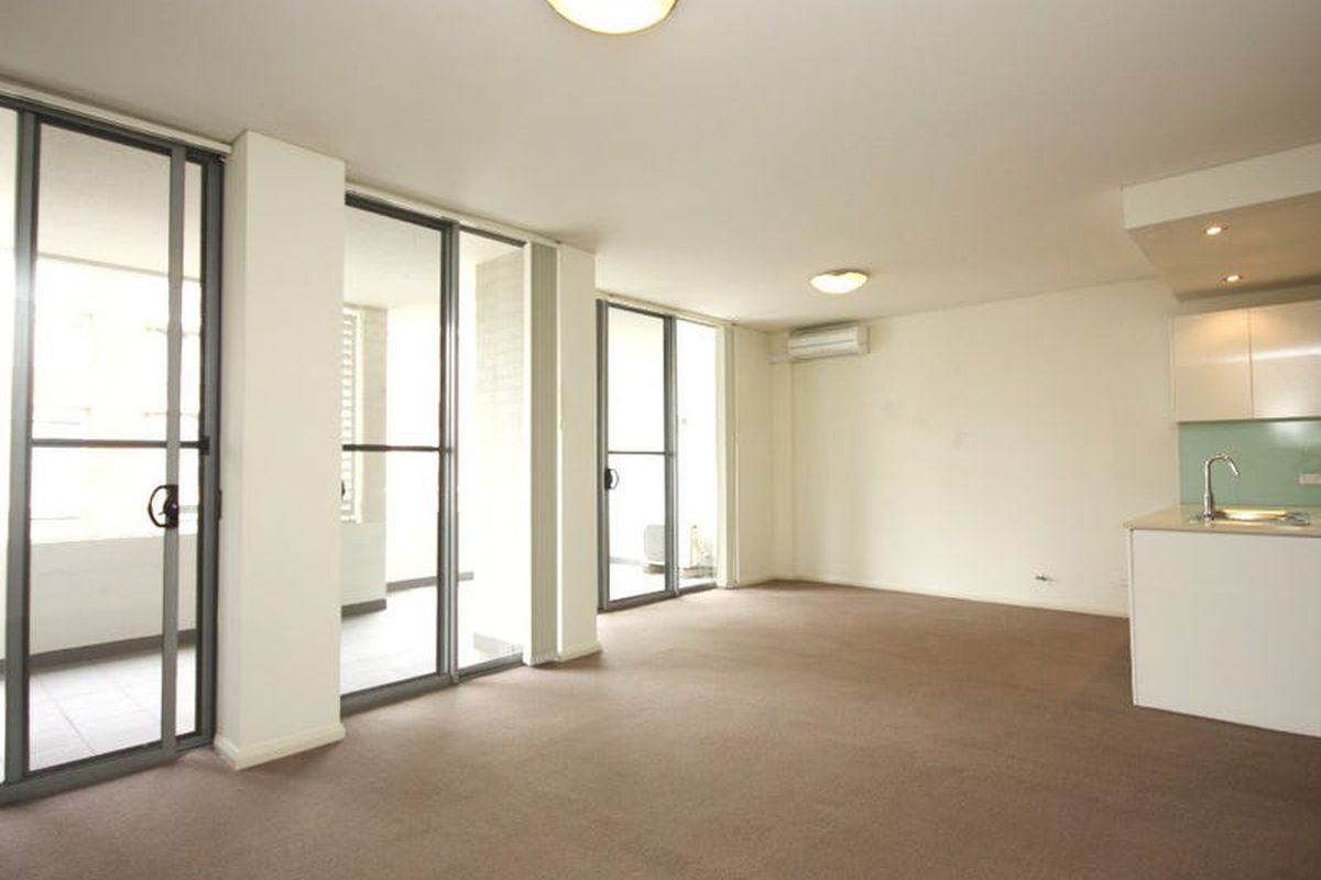 306 / 3  Stromboli Strait , Wentworth Point