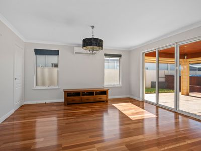 102 Aslett Drive, Karlkurla