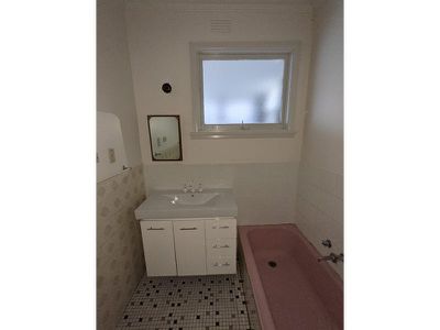 1 / 140 Vines Road, Hamlyn Heights