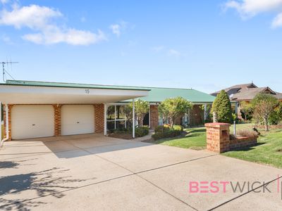 15 Beavis Place, Llanarth