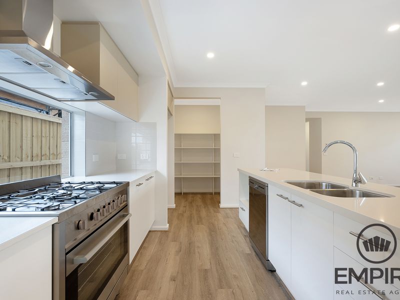 76 Gippsland Avenue, Clyde North