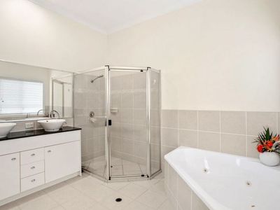 16 Tingara Court, Tewantin