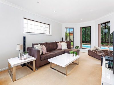 8 Amara Place, Oak Flats
