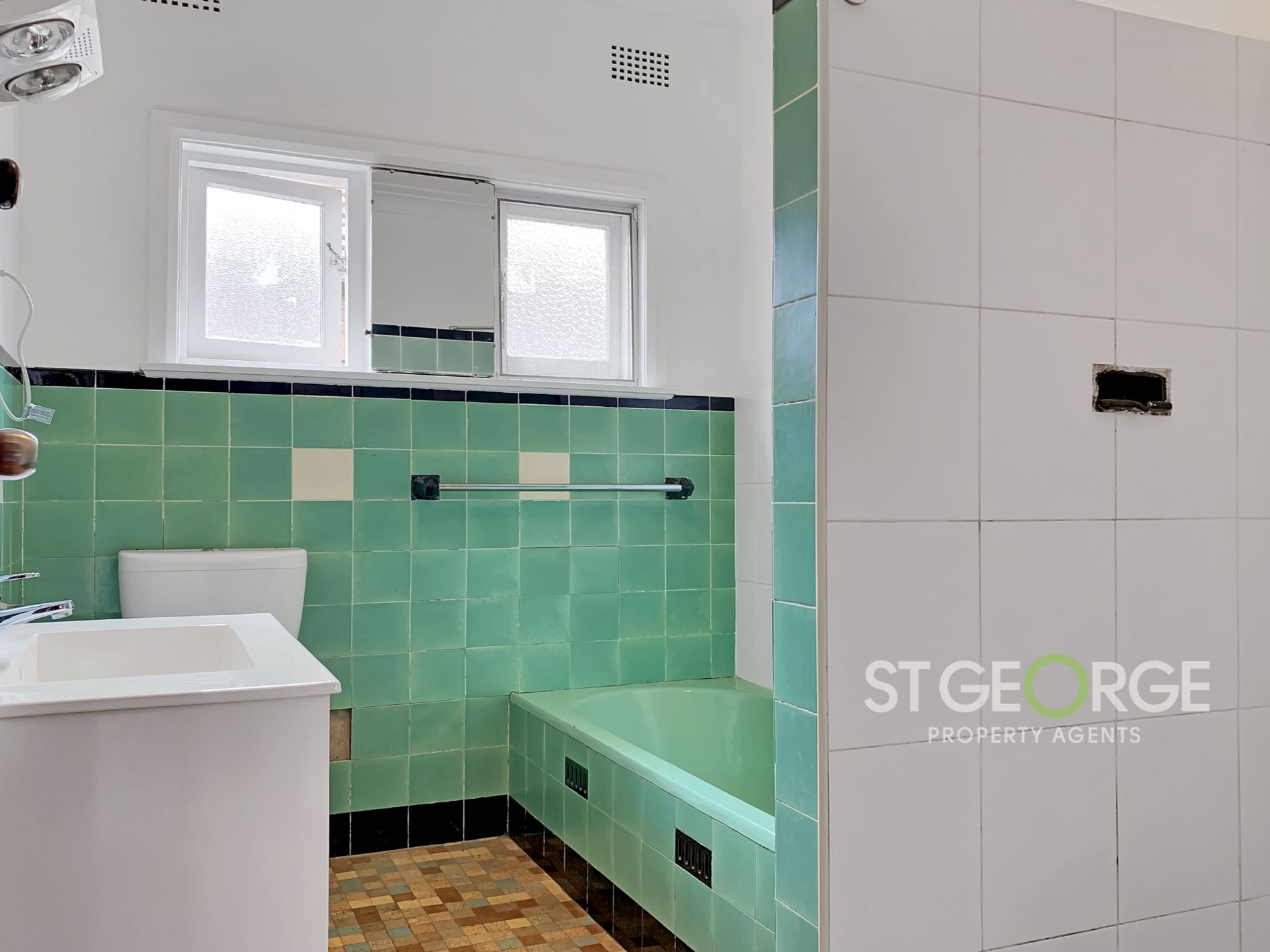 81 Ponyara Road, Beverly Hills